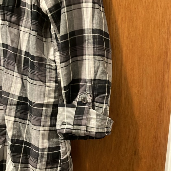 Maurice’s- Black White and Gray Plaid Blouse - Picture 5 of 8